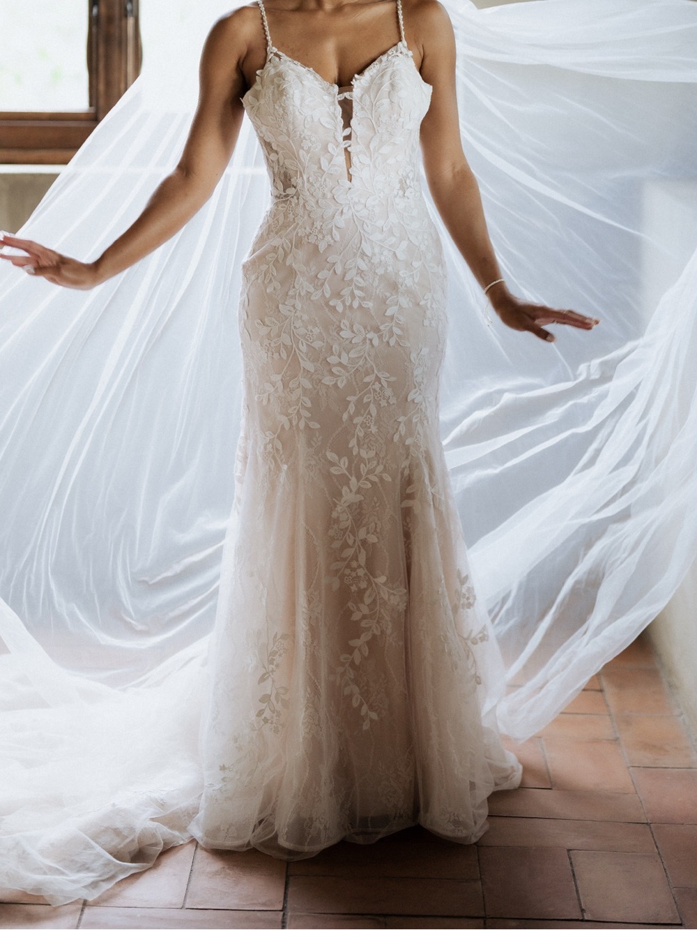 Women's White and cream Floral Lace Bridal Dress